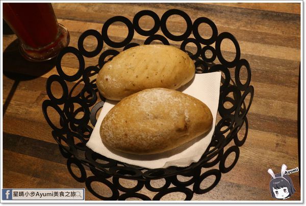 洋城義大利餐廳-誠品信義店：[食記]►台北信義區◄洋城義大利餐廳/台北秘境/城市書屋/101觀景/獨立空間座位席