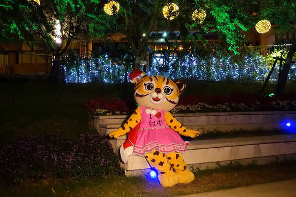 台中柳川水中耶誕樹 (27).jpg 台中柳川水中耶誕樹 (27).jpg