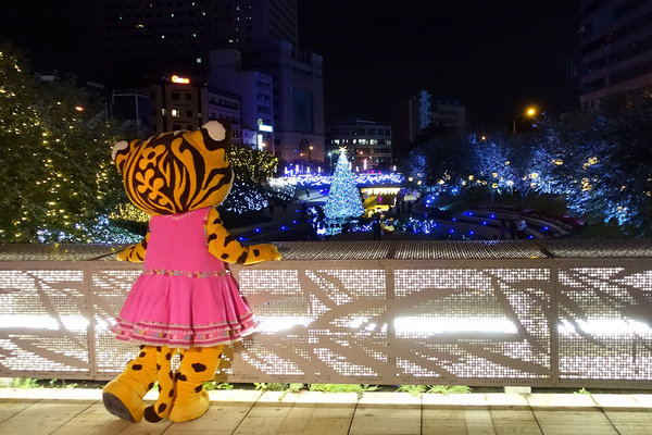 台中柳川水中耶誕樹 (29).jpg 台中柳川水中耶誕樹 (29).jpg