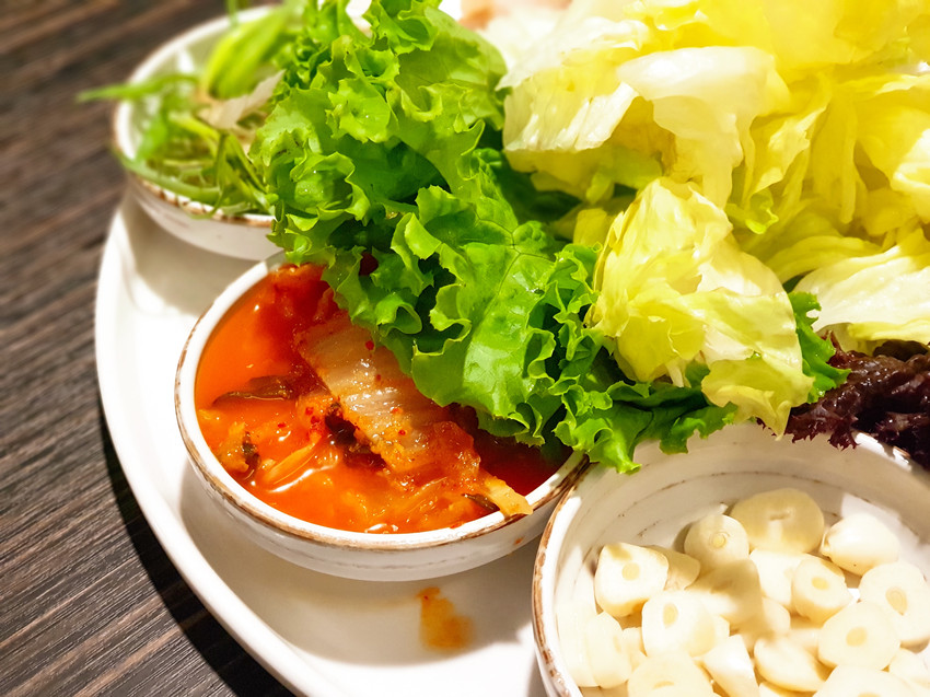 高雄美食||玉豆腐韓國家庭料理 家樂福愛河店-不只有豆腐煲，韓式炸雞搭配熔岩起司也是罪惡十足 ||三民區、韓式料理