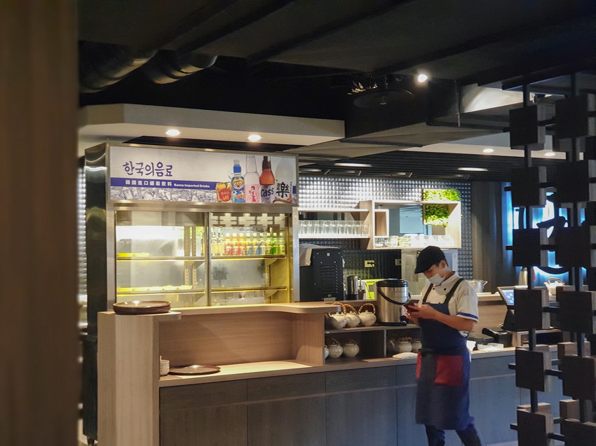 高雄美食||玉豆腐韓國家庭料理 家樂福愛河店-不只有豆腐煲，韓式炸雞搭配熔岩起司也是罪惡十足 ||三民區、韓式料理