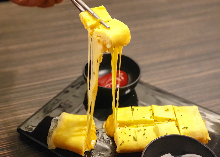 高雄美食||玉豆腐韓國家庭料理 家樂福愛河店-不只有豆腐煲，韓式炸雞搭配熔岩起司也是罪惡十足 ||三民區、韓式料理