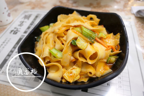 FOOD|花蓮市區—國光沾醬雞排|厚實多汁的秘製醬汁雞排|中正路