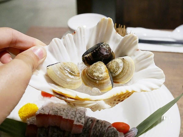 NICE GREEn萊點鍋:NICE GREEn萊點鍋-台北信義區精緻火鍋 Bellavita內的養生鍋物 自種蔬菜享用更安心 餐點精緻又少見