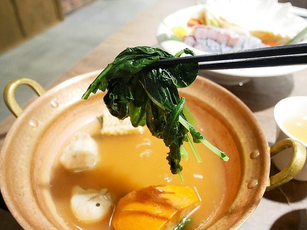 NICE GREEn萊點鍋:NICE GREEn萊點鍋-台北信義區精緻火鍋 Bellavita內的養生鍋物 自種蔬菜享用更安心 餐點精緻又少見