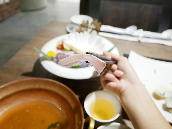 NICE GREEn萊點鍋:NICE GREEn萊點鍋-台北信義區精緻火鍋 Bellavita內的養生鍋物 自種蔬菜享用更安心 餐點精緻又少見