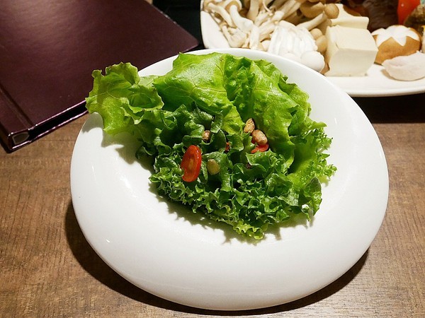 NICE GREEn萊點鍋:NICE GREEn萊點鍋-台北信義區精緻火鍋 Bellavita內的養生鍋物 自種蔬菜享用更安心 餐點精緻又少見