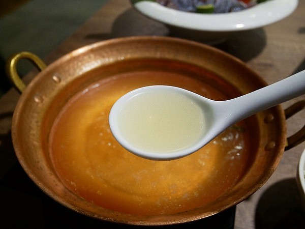 NICE GREEn萊點鍋:NICE GREEn萊點鍋-台北信義區精緻火鍋 Bellavita內的養生鍋物 自種蔬菜享用更安心 餐點精緻又少見