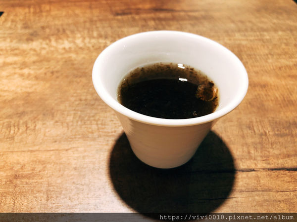 圓圓家愛吃貨-《台北信義》貴婦百貨的美食街就是與眾不同，來自無塵室的超級蔬菜《NICE GREEn 萊點鍋》新鮮直送！