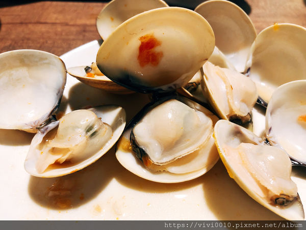 圓圓家愛吃貨-《台北信義》貴婦百貨的美食街就是與眾不同，來自無塵室的超級蔬菜《NICE GREEn 萊點鍋》新鮮直送！