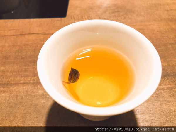 圓圓家愛吃貨-《台北信義》貴婦百貨的美食街就是與眾不同，來自無塵室的超級蔬菜《NICE GREEn 萊點鍋》新鮮直送！