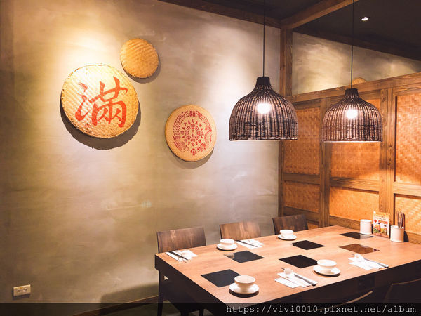 圓圓家愛吃貨-《台北信義》貴婦百貨的美食街就是與眾不同，來自無塵室的超級蔬菜《NICE GREEn 萊點鍋》新鮮直送！