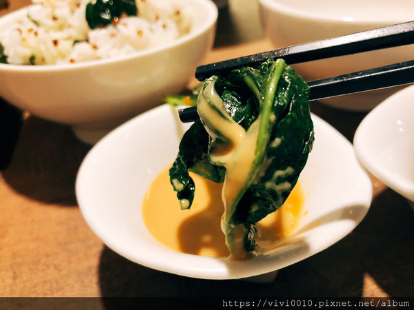 圓圓家愛吃貨-《台北信義》貴婦百貨的美食街就是與眾不同，來自無塵室的超級蔬菜《NICE GREEn 萊點鍋》新鮮直送！