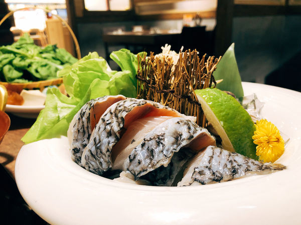 圓圓家愛吃貨-《台北信義》貴婦百貨的美食街就是與眾不同，來自無塵室的超級蔬菜《NICE GREEn 萊點鍋》新鮮直送！