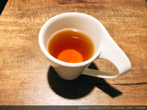 圓圓家愛吃貨-《台北信義》貴婦百貨的美食街就是與眾不同，來自無塵室的超級蔬菜《NICE GREEn 萊點鍋》新鮮直送！