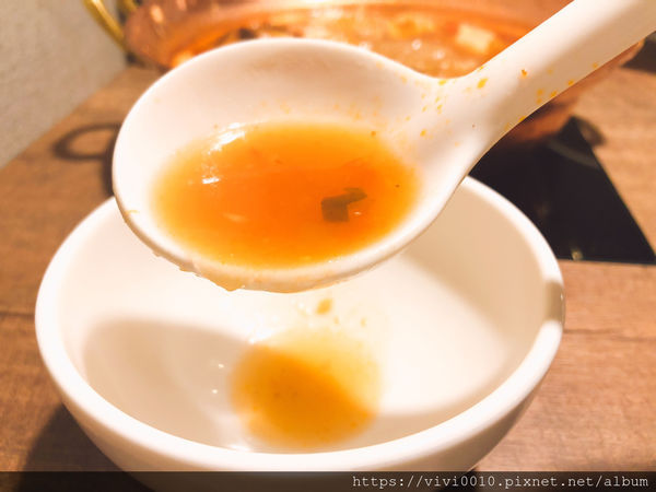 圓圓家愛吃貨-《台北信義》貴婦百貨的美食街就是與眾不同，來自無塵室的超級蔬菜《NICE GREEn 萊點鍋》新鮮直送！