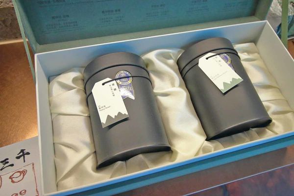 【台中美食】吃茶三千-國內第一座室內茶園,從國外紅到國內的鮮萃茶飲店