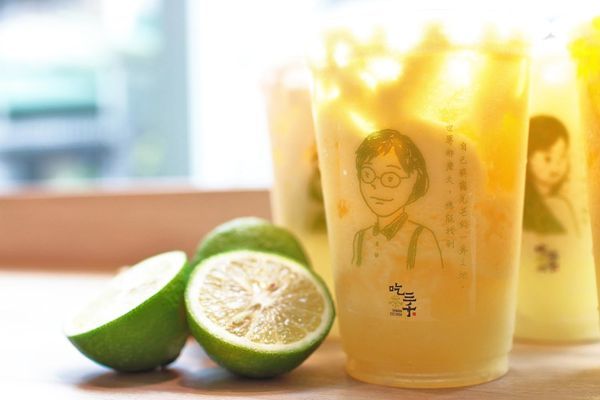 【台中美食】吃茶三千-國內第一座室內茶園,從國外紅到國內的鮮萃茶飲店