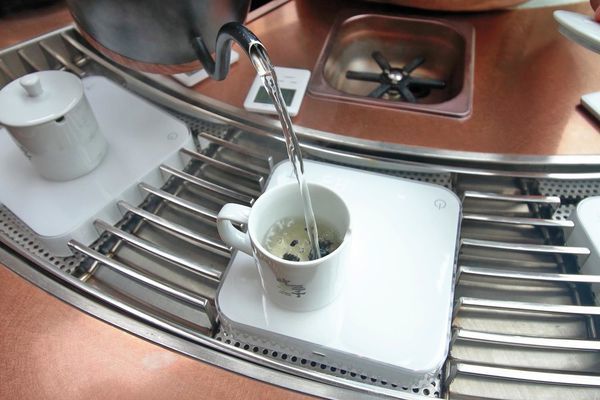 【台中美食】吃茶三千-國內第一座室內茶園,從國外紅到國內的鮮萃茶飲店