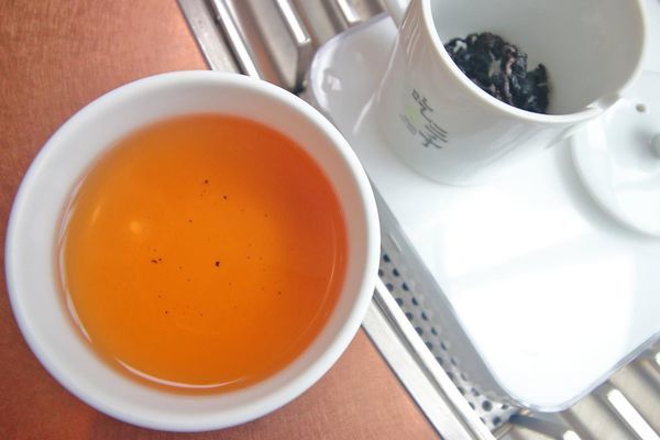 【台中美食】吃茶三千-國內第一座室內茶園,從國外紅到國內的鮮萃茶飲店