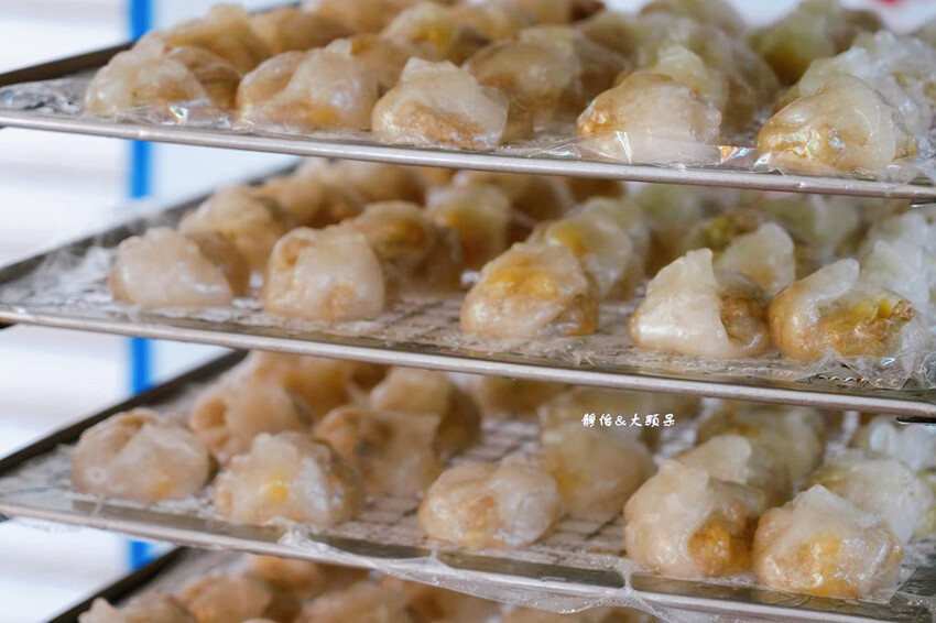 北回水晶餃，嘉義超狂排隊水晶餃，純手工製作，一顆18元，吃完