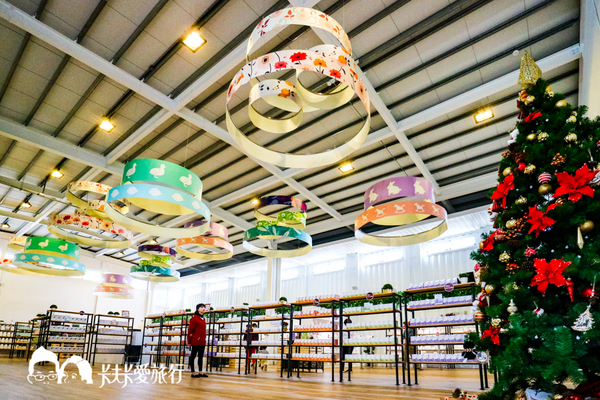 龍潭湖畔悠活園區:【宜蘭景點】礁溪龍潭湖畔純白色貨櫃屋|景觀咖啡店悠活園區 龍潭湖畔悠活園區:【宜蘭景點】礁溪龍潭湖畔純白色貨櫃屋|景觀咖啡店悠活園區