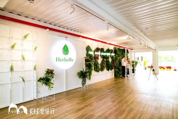 龍潭湖畔悠活園區:【宜蘭景點】礁溪龍潭湖畔純白色貨櫃屋|景觀咖啡店悠活園區 龍潭湖畔悠活園區:【宜蘭景點】礁溪龍潭湖畔純白色貨櫃屋|景觀咖啡店悠活園區