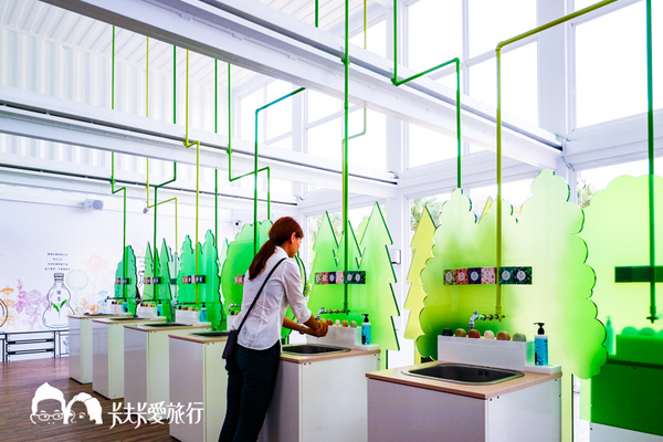 龍潭湖畔悠活園區:【宜蘭景點】礁溪龍潭湖畔純白色貨櫃屋|景觀咖啡店悠活園區 龍潭湖畔悠活園區:【宜蘭景點】礁溪龍潭湖畔純白色貨櫃屋|景觀咖啡店悠活園區