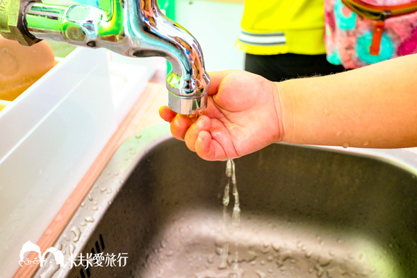 龍潭湖畔悠活園區:【宜蘭景點】礁溪龍潭湖畔純白色貨櫃屋|景觀咖啡店悠活園區 龍潭湖畔悠活園區:【宜蘭景點】礁溪龍潭湖畔純白色貨櫃屋|景觀咖啡店悠活園區