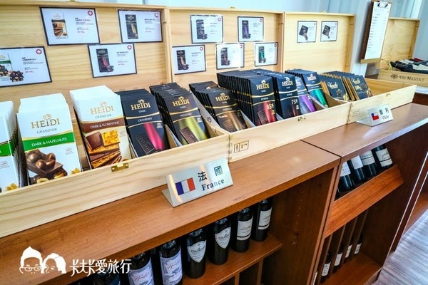 龍潭湖畔悠活園區:【宜蘭景點】礁溪龍潭湖畔純白色貨櫃屋|景觀咖啡店悠活園區 龍潭湖畔悠活園區:【宜蘭景點】礁溪龍潭湖畔純白色貨櫃屋|景觀咖啡店悠活園區