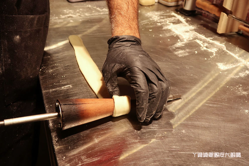 新竹巨城美食推薦樂捲瘋！東歐匈牙利百年甜點煙囪捲來新竹