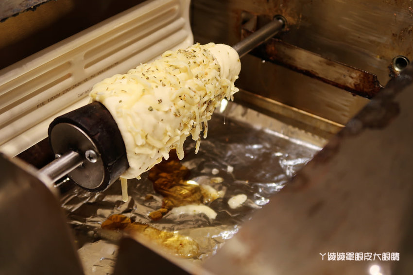 新竹巨城美食推薦樂捲瘋！東歐匈牙利百年甜點煙囪捲來新竹