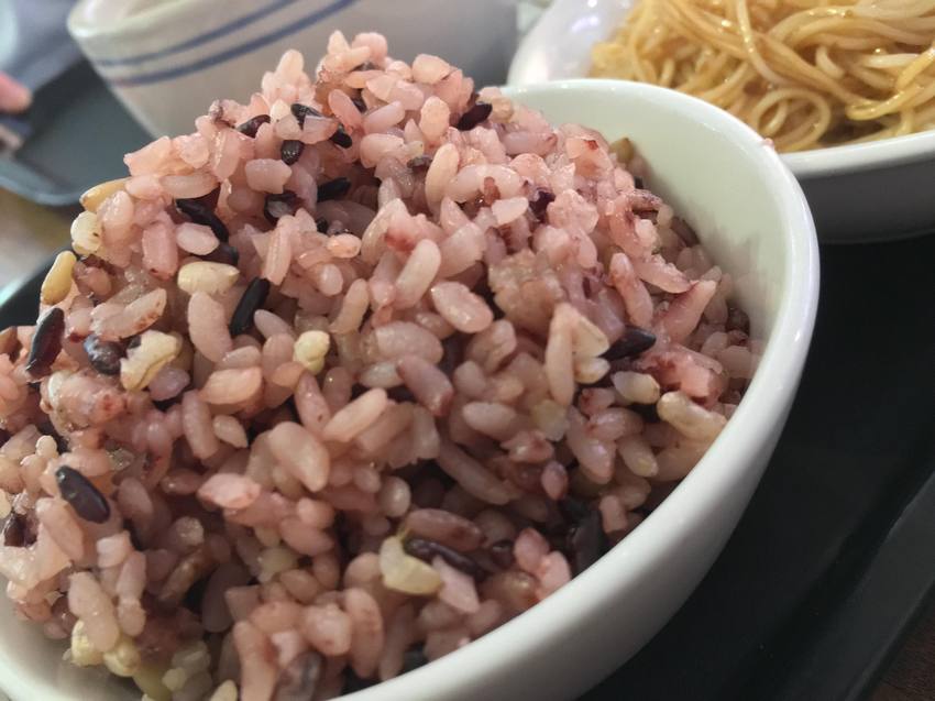 郭家養生料理五穀飯 補冬,補氣,養生,過敏,食療,郭家,藥膳,燉補,電鍋,麻油,藥膳,天麻,失智,銀髮,料理,十全,山藥,杜仲,竹笙,人蔘,四物,猴頭菇,四神