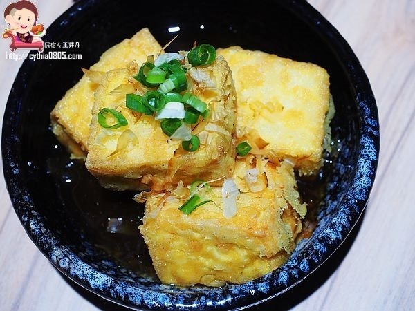 桃園中壢美食-大海豚骨拉麵-肉山叉燒拉麵超驚人，豚骨純正的好味道 (邀約) @民宿女王芽月-美食.旅遊.全台趴趴走