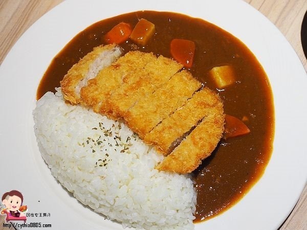 桃園中壢美食-大海豚骨拉麵-肉山叉燒拉麵超驚人，豚骨純正的好味道 (邀約) @民宿女王芽月-美食.旅遊.全台趴趴走