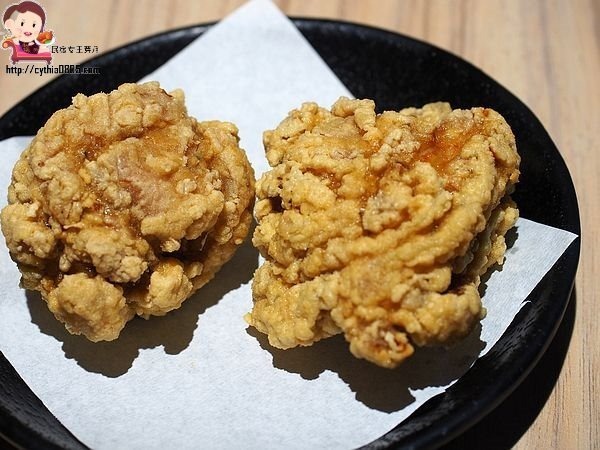 桃園中壢美食-大海豚骨拉麵-肉山叉燒拉麵超驚人，豚骨純正的好味道 (邀約) @民宿女王芽月-美食.旅遊.全台趴趴走