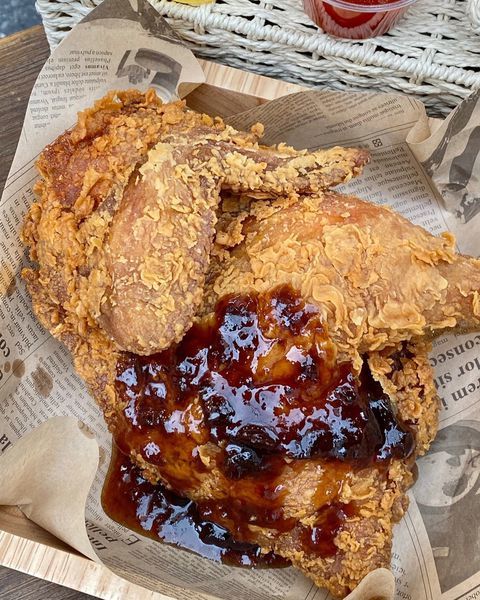 【咔必娜就是炸雞漢堡】宜蘭大學必吃｜超猛爆汁超全雞