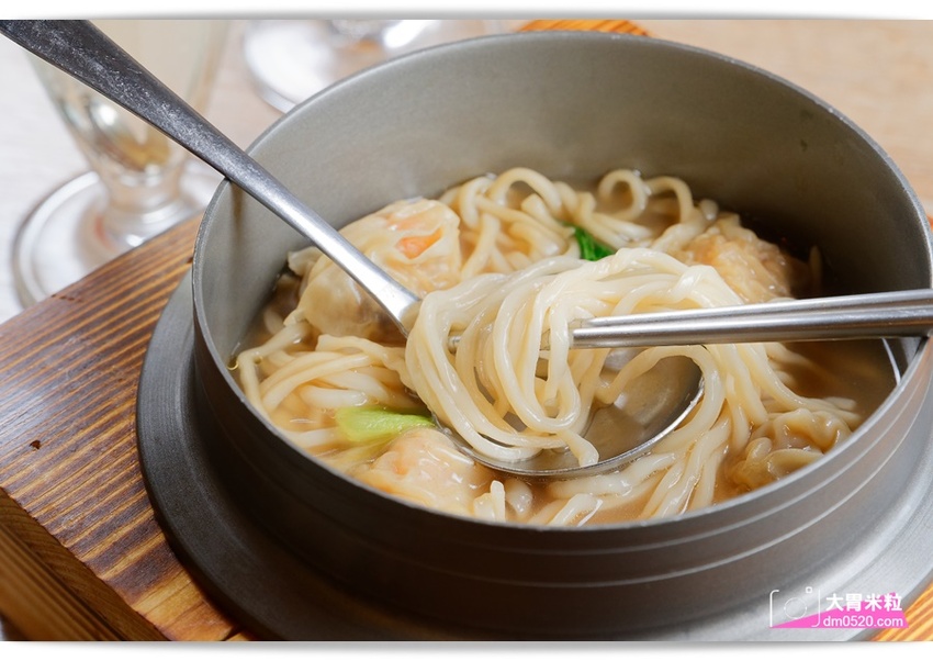 超值五星級平價港式料理,福哥精心食館,前君悅飯店主廚開的茶餐廳~必吃鮮蝦雲吞/豬排XO醬公仔麵/雞蛋仔,捷運南京復興站美食, - 大胃米粒 DAVID & MILLY