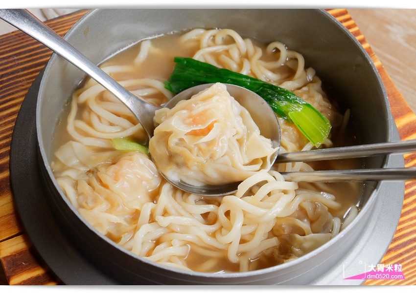 超值五星級平價港式料理,福哥精心食館,前君悅飯店主廚開的茶餐廳~必吃鮮蝦雲吞/豬排XO醬公仔麵/雞蛋仔,捷運南京復興站美食, - 大胃米粒 DAVID & MILLY