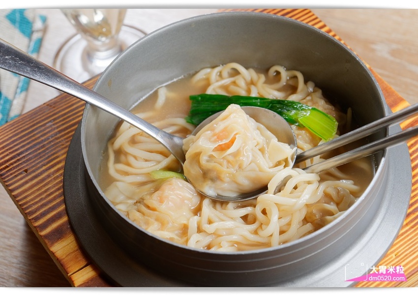 超值五星級平價港式料理,福哥精心食館,前君悅飯店主廚開的茶餐廳~必吃鮮蝦雲吞/豬排XO醬公仔麵/雞蛋仔,捷運南京復興站美食, - 大胃米粒 DAVID & MILLY