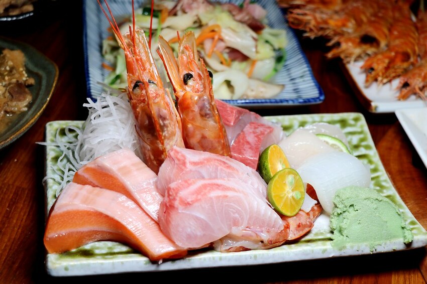 隱身巷弄內的厲害居酒屋.串燒生魚片海鮮都好吃.新北耶誕城周遭美食.板橋居酒屋推薦♥漁網居酒屋♥