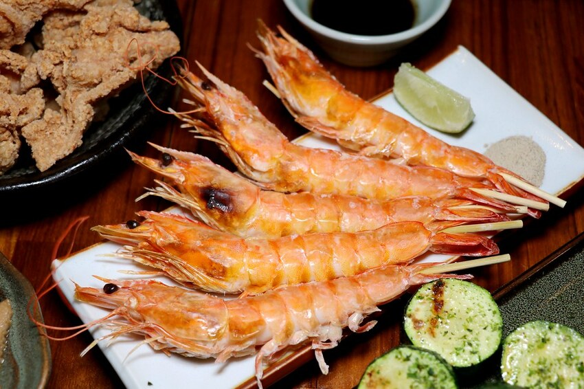 隱身巷弄內的厲害居酒屋.串燒生魚片海鮮都好吃.新北耶誕城周遭美食.板橋居酒屋推薦♥漁網居酒屋♥