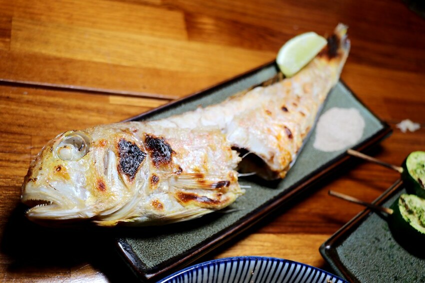 隱身巷弄內的厲害居酒屋.串燒生魚片海鮮都好吃.新北耶誕城周遭美食.板橋居酒屋推薦♥漁網居酒屋♥