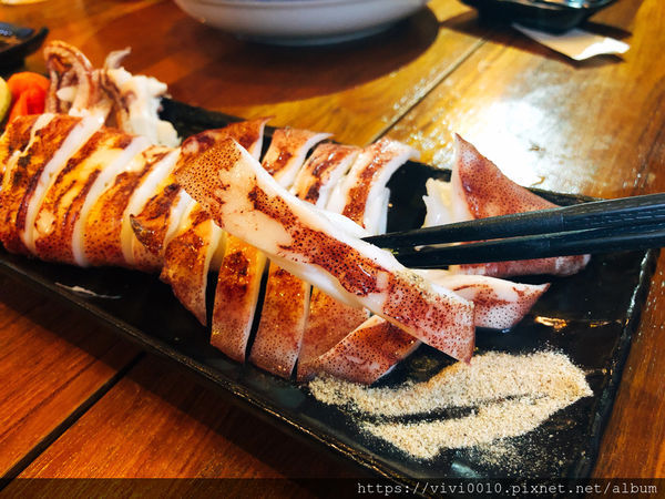 圓圓家愛吃貨-《板橋居酒屋》下班後的小確幸，巷子裡的深夜食堂，《漁網居酒屋》，新鮮海味，小酌好去處