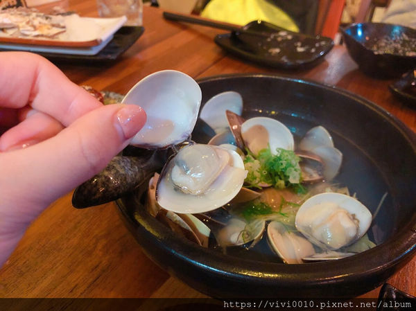 圓圓家愛吃貨-《板橋居酒屋》下班後的小確幸，巷子裡的深夜食堂，《漁網居酒屋》，新鮮海味，小酌好去處