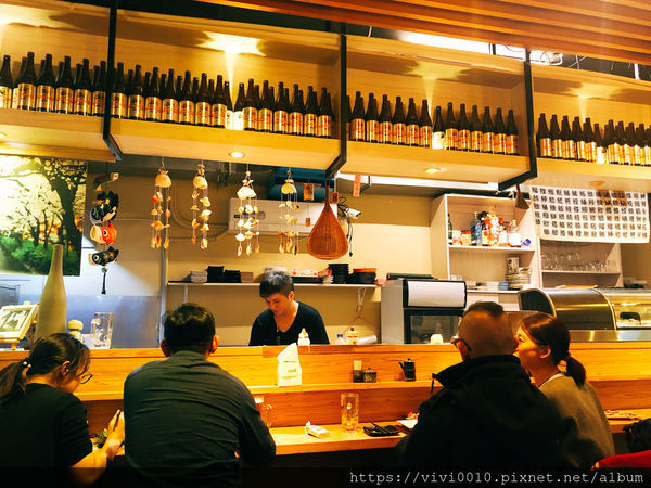 圓圓家愛吃貨-《板橋居酒屋》下班後的小確幸，巷子裡的深夜食堂，《漁網居酒屋》，新鮮海味，小酌好去處