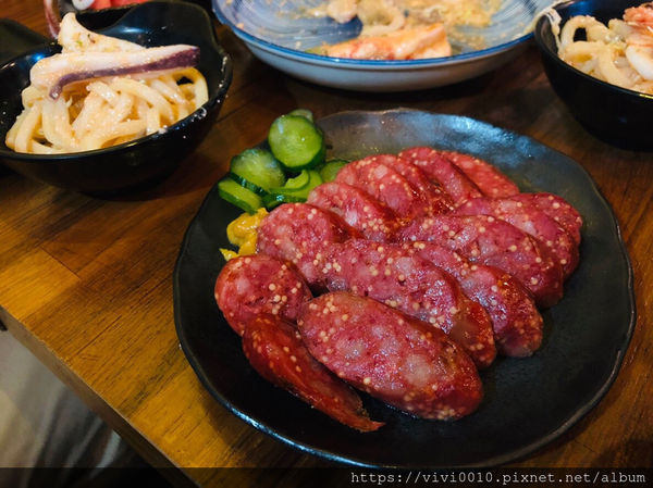 圓圓家愛吃貨-《板橋居酒屋》下班後的小確幸，巷子裡的深夜食堂，《漁網居酒屋》，新鮮海味，小酌好去處