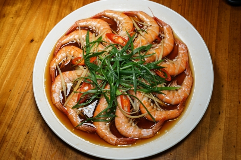 跳躍的宅男 - [馬祖南竿美食]蝦寮食堂- 老酒蝦 豆乳雞 佛手 淡菜  連在地人都愛的馬祖必吃美食