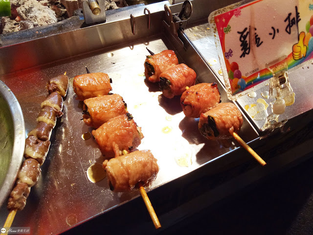 【高雄左營】廣林碳烤 | 瑞豐夜市必吃隱藏美食 滾筒碳烤用心照顧不易焦 好吃夠味香氣十足!