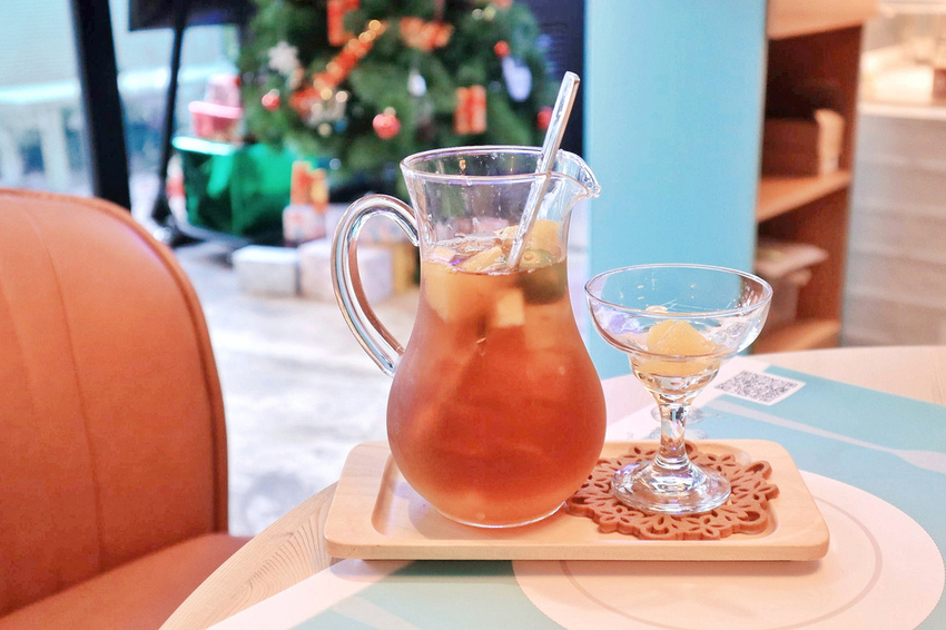 SMILE TABLE微笑餐桌